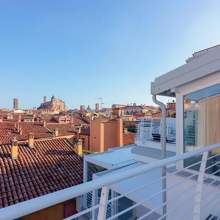 The Rooftop - Panoramic View With Jacuzzi Apartament